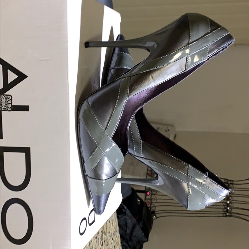 SOLD….Pointy toe pumps